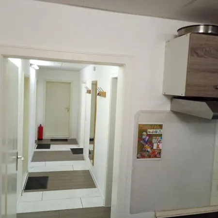 Guest house 3 Monteurzimmer Als Wohngemeinschaft Zur Selbstversorgung